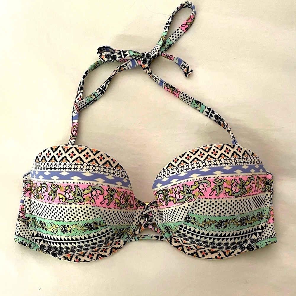Victoria’s Secret 32DD Patterned Swimsuit Top, Demi Cup with Removable Strap